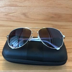 Guess Aviator-Style Sunglasses